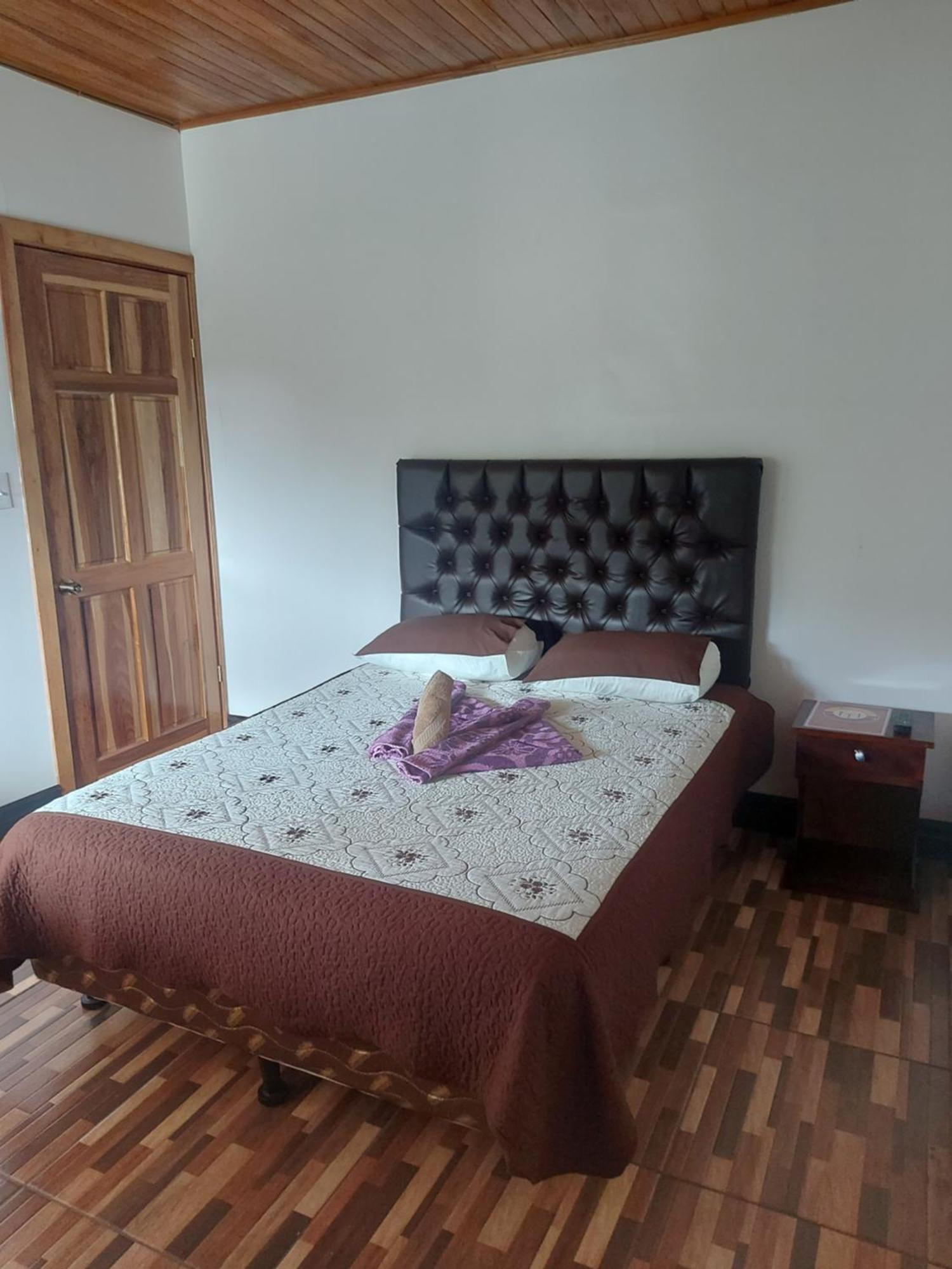 Alisson Hotel Y Restaurant Monteverde 외부 사진