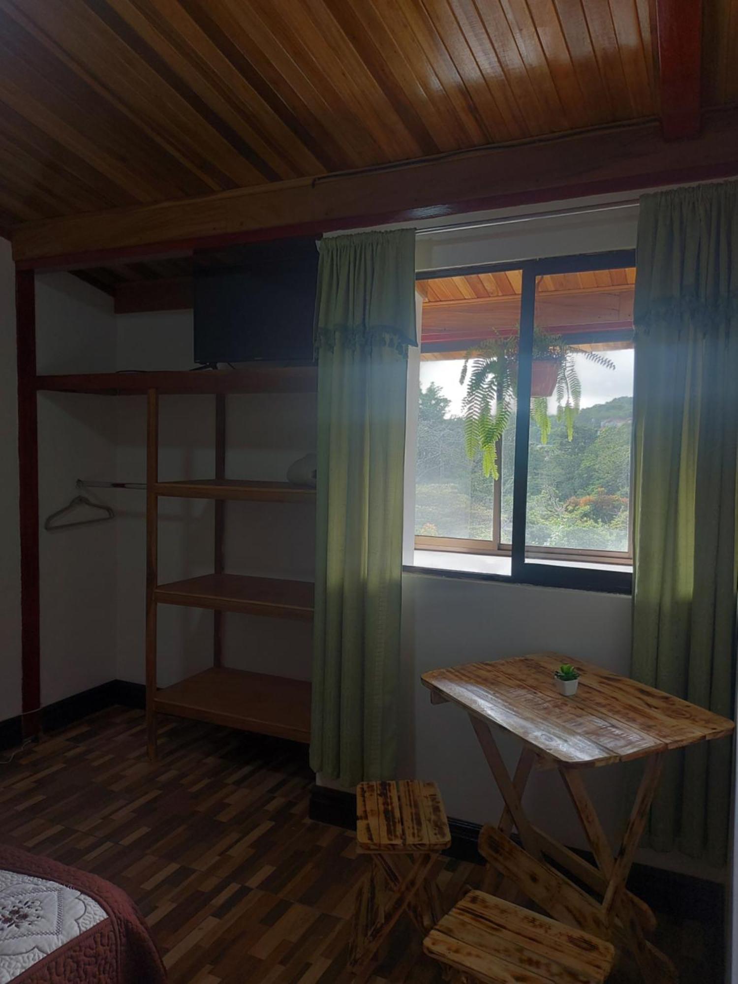 Alisson Hotel Y Restaurant Monteverde 외부 사진