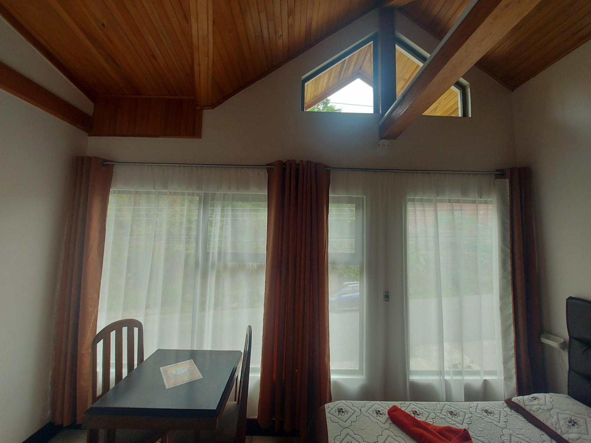 Alisson Hotel Y Restaurant Monteverde 외부 사진